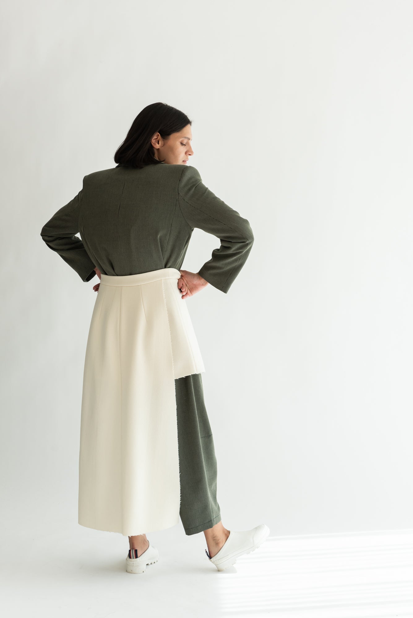 FALDA ASIMETRICA LANA BLANCO CREMA