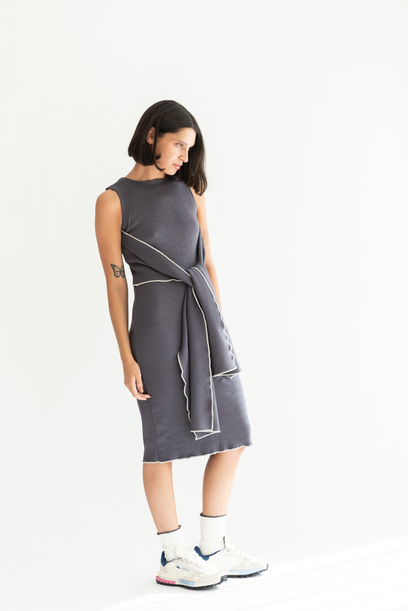 VESTIDO RUZ PUÑO GRIS PIEDRA