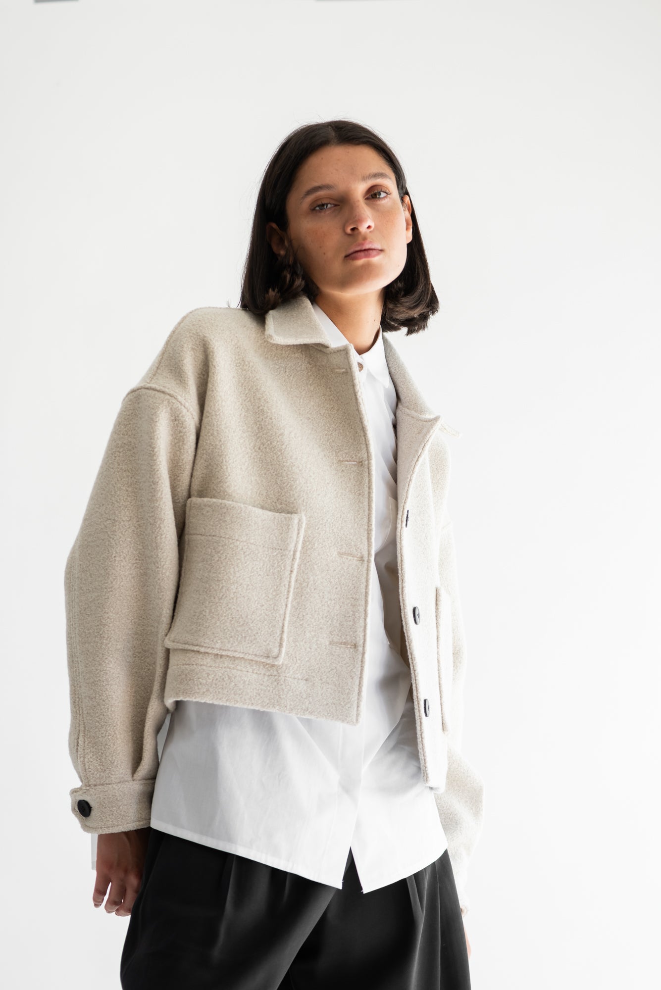 CHAQUETA OMI LANA BUCLÉ BEIGE