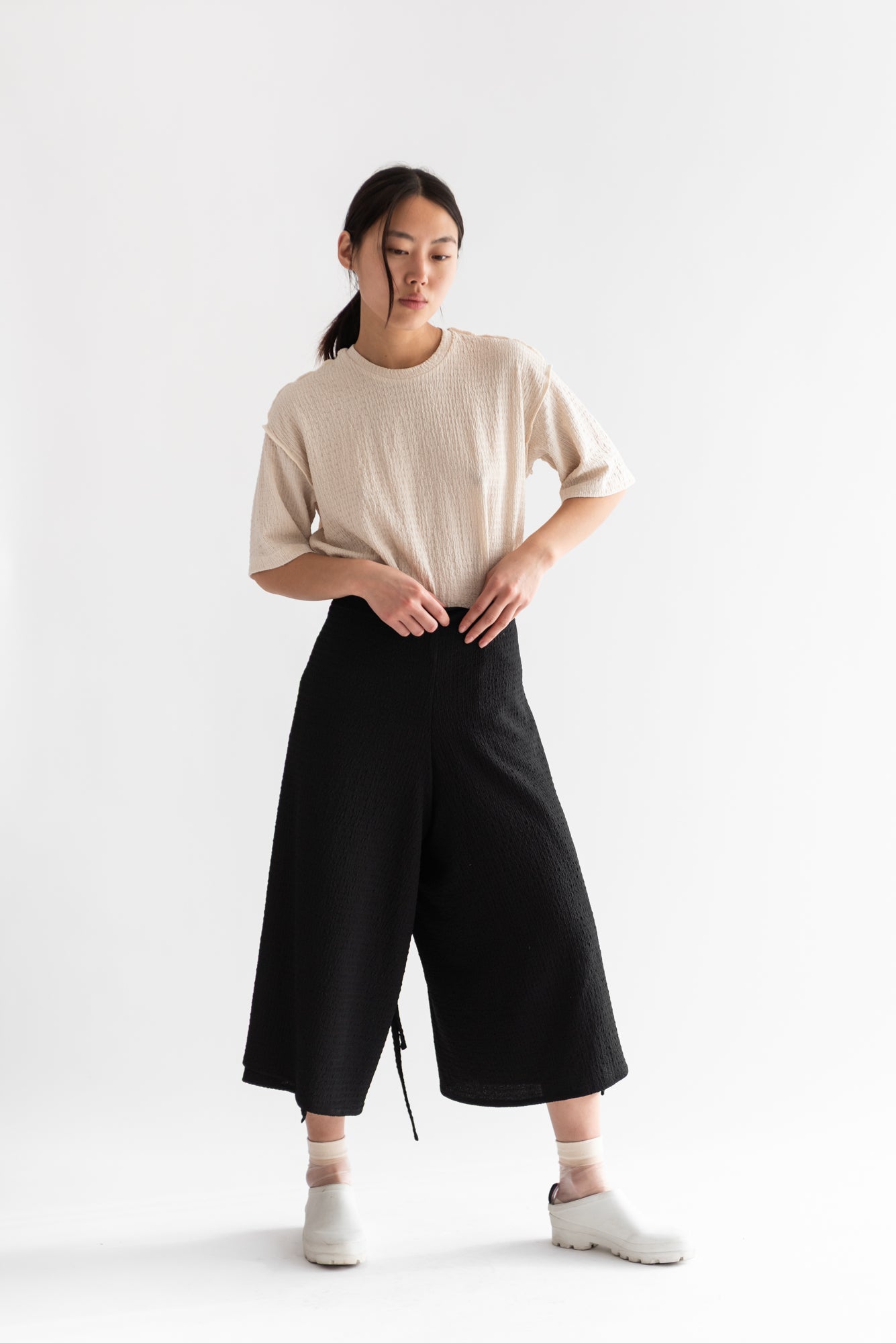 PANTALON THAI CORTO POLYBAMBULA NEGRO