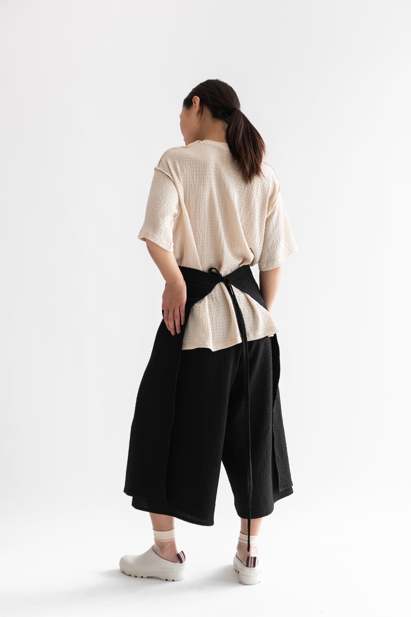 PANTALON THAI CORTO POLYBAMBULA NEGRO